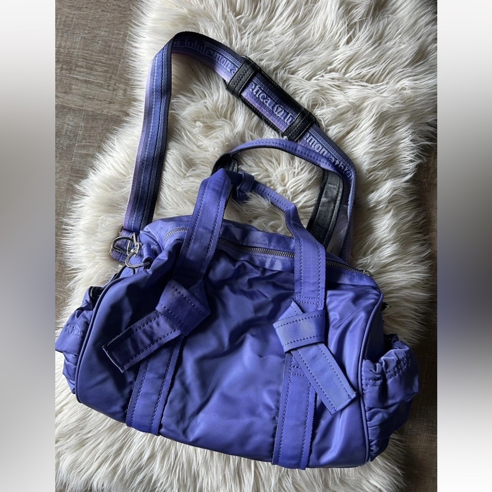 Lululemon DTB Duffel Bag Purple Carry On Gym Travel Weekender Colorful Rare MINT - Picture 4 of 11